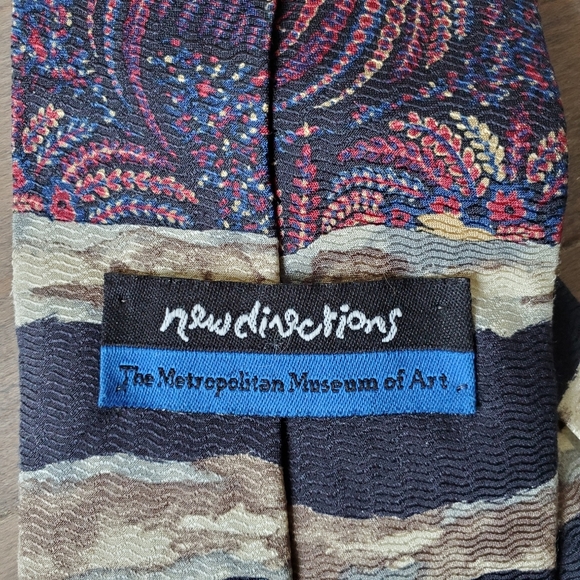Metropolitan Museum of Art 100% silk tie - Picture 4 of 7